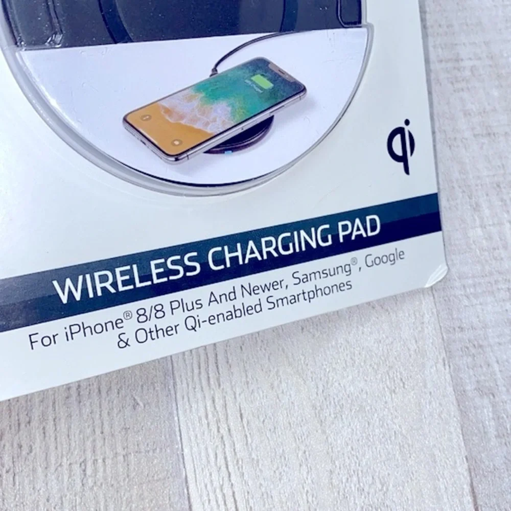 ONN wireless phone charging pad new in package